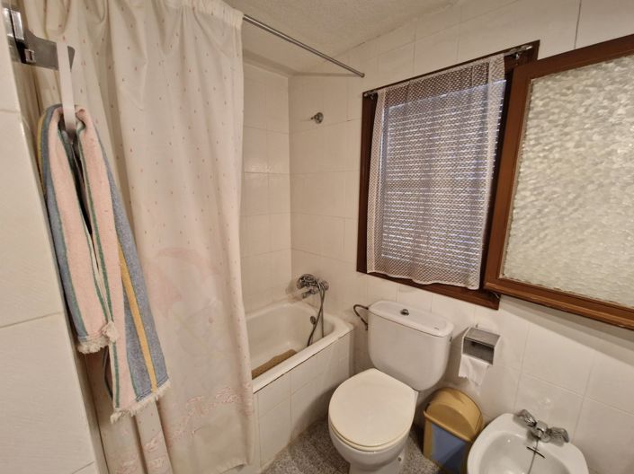 Image No.19-4 Bed Townhouse for sale