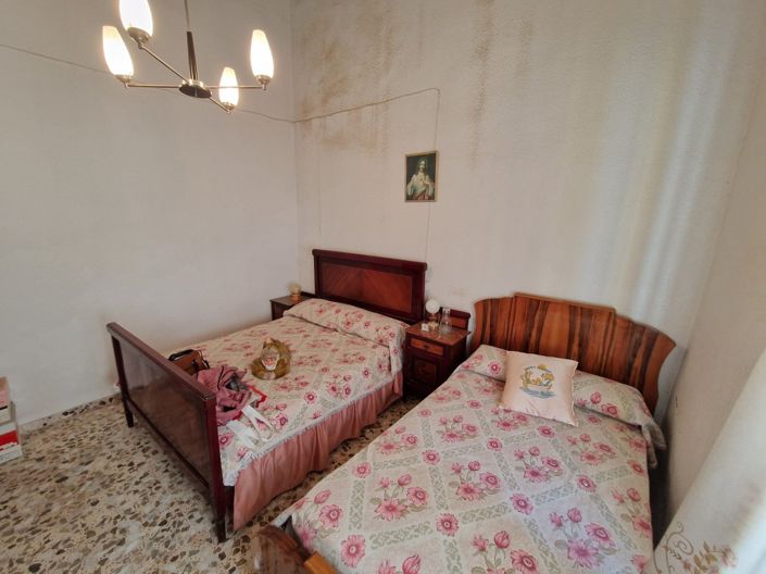 Image No.5-4 Bed Townhouse for sale