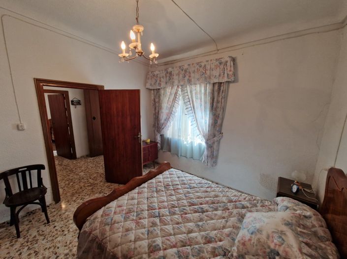 Image No.9-4 Bed Townhouse for sale