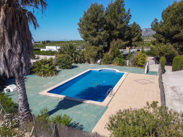 3251charming3bedroomcountryhousewithspaciouse