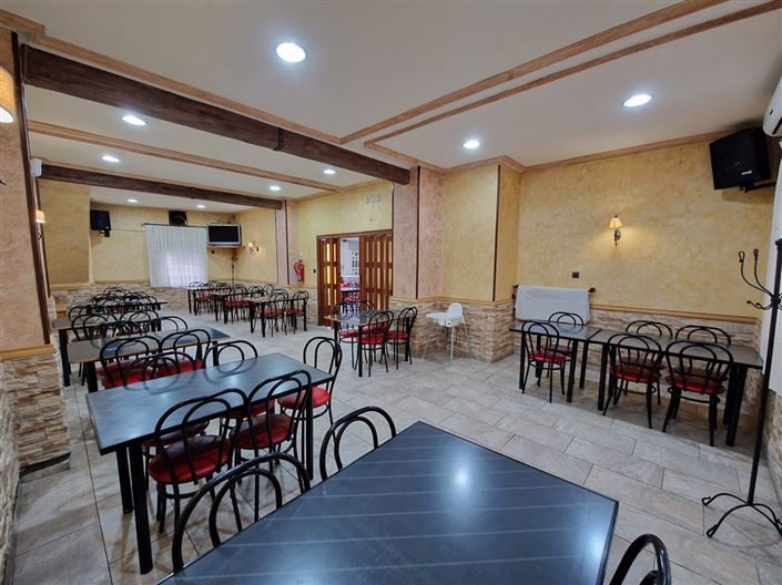 Image No.16-Commercial de 4 chambres à vendre à Canada de la Lena