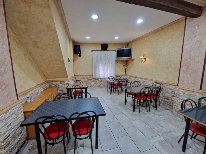 Image No.18-4 Bed Commercial for sale