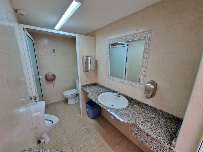 Image No.22-4 Bed Commercial for sale