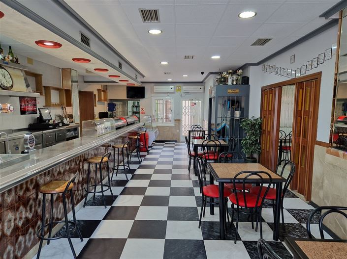 Image No.6-Commercial de 4 chambres à vendre à Canada de la Lena