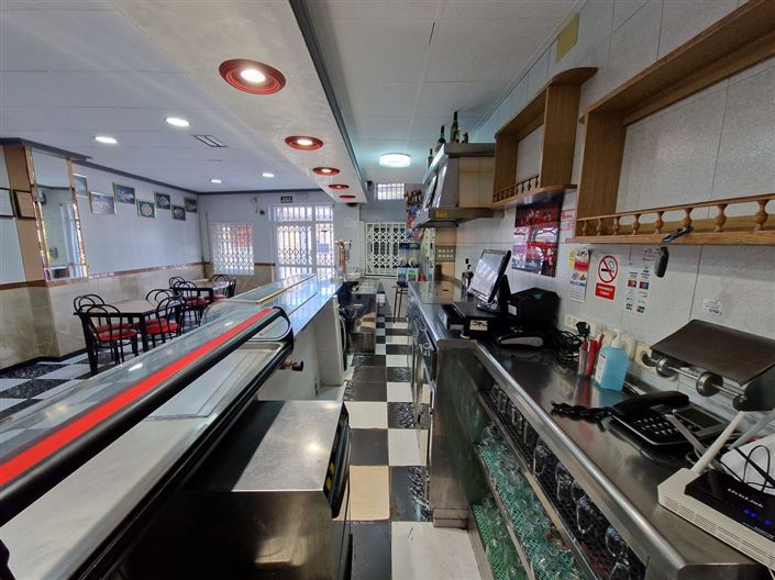 Image No.9-Commercial de 4 chambres à vendre à Canada de la Lena