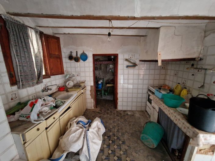 Image No.17-7 Bed Townhouse for sale