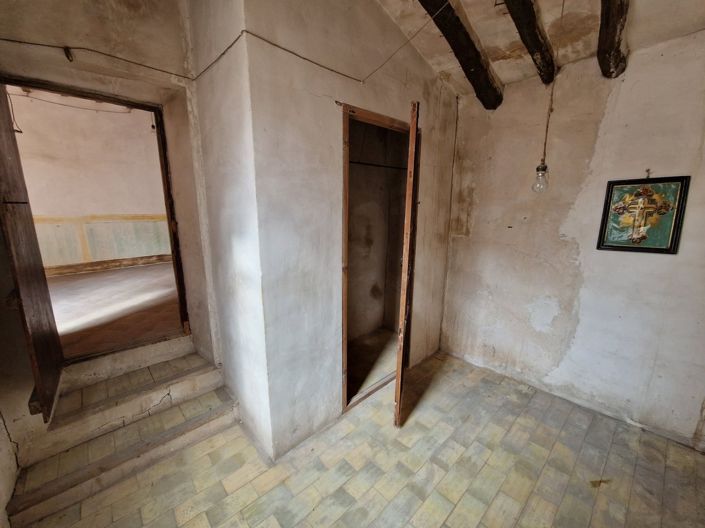 Image No.30-7 Bed Townhouse for sale