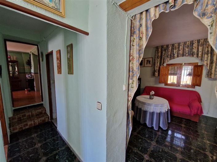 Image No.7-9 Bed Country House for sale