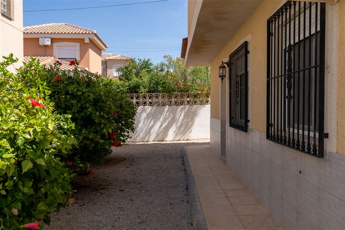 Image No.8-5 Bed Villa for sale