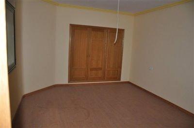 3377spaciousapartmentwithparkingspace08062311