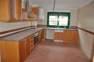 3377spaciousapartmentwithparkingspace08062311