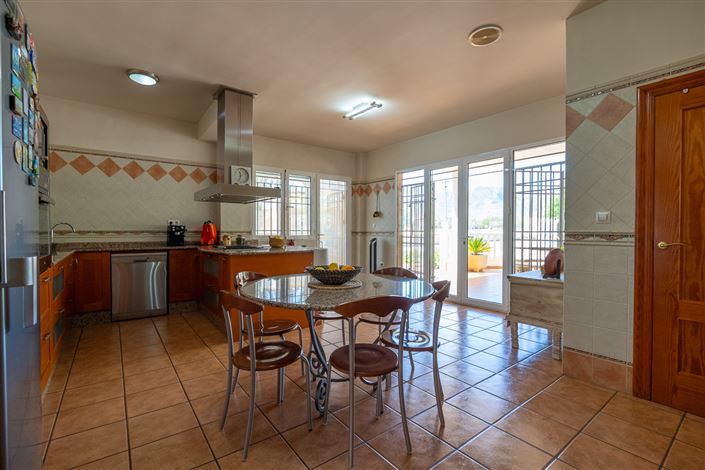 Image No.11-7 Bed Villa for sale