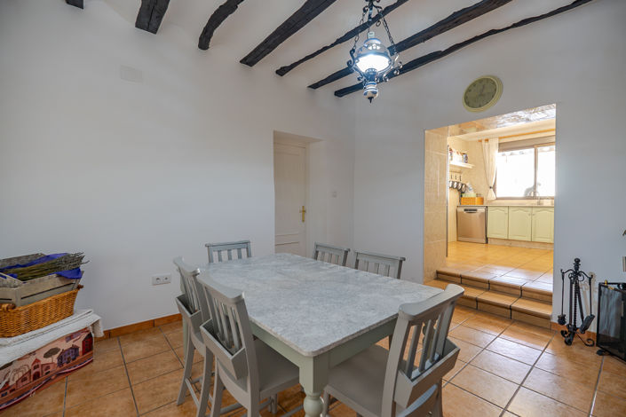 Image No.16-6 Bed Country House for sale