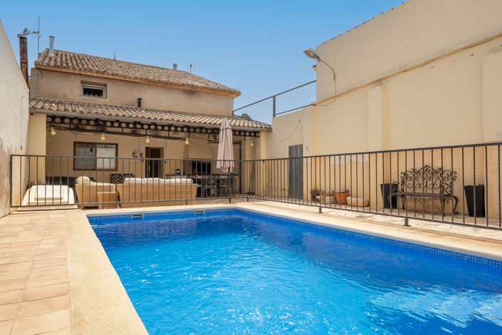 Image No.2-6 Bed Country House for sale