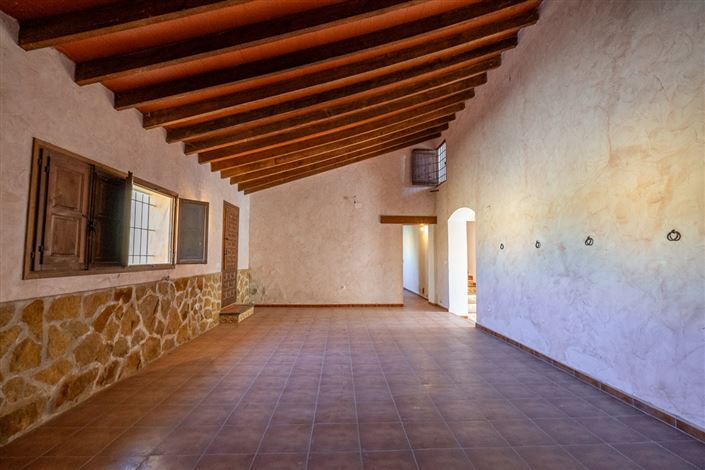 Image No.15-4 Bed Country House for sale