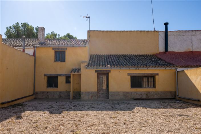 Image No.23-4 Bed Country House for sale