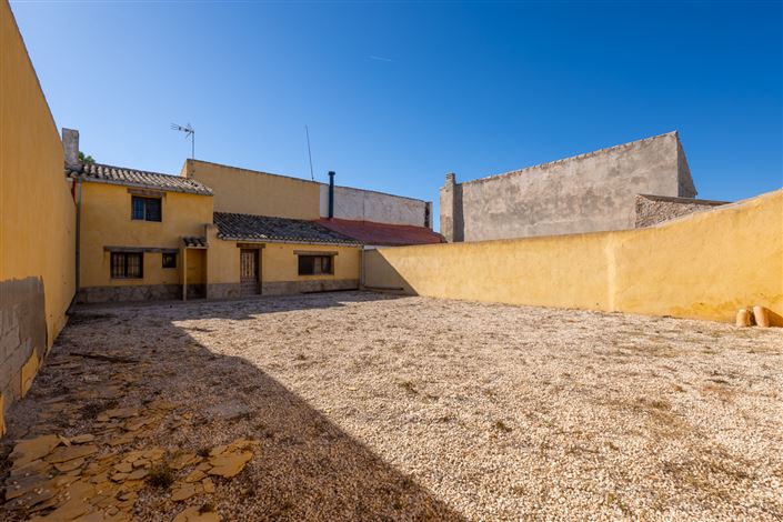 Image No.24-4 Bed Country House for sale