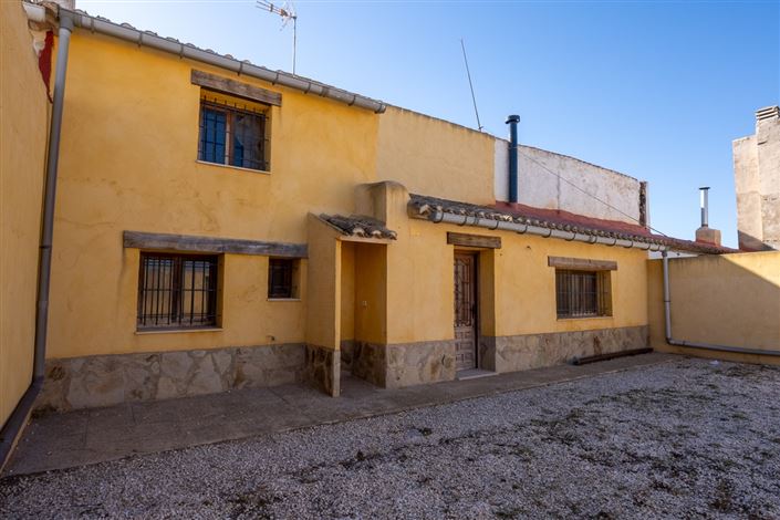 Image No.25-4 Bed Country House for sale