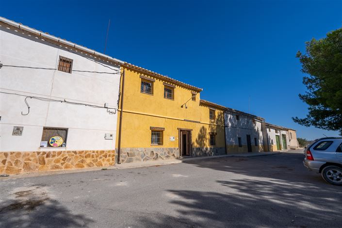 Image No.3-4 Bed Country House for sale