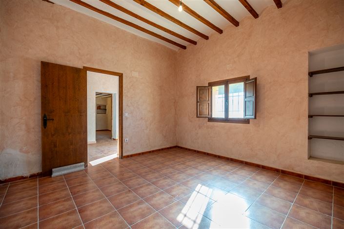 Image No.6-4 Bed Country House for sale