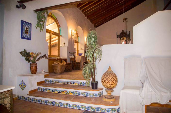 Image No.20-4 Bed Country House for sale