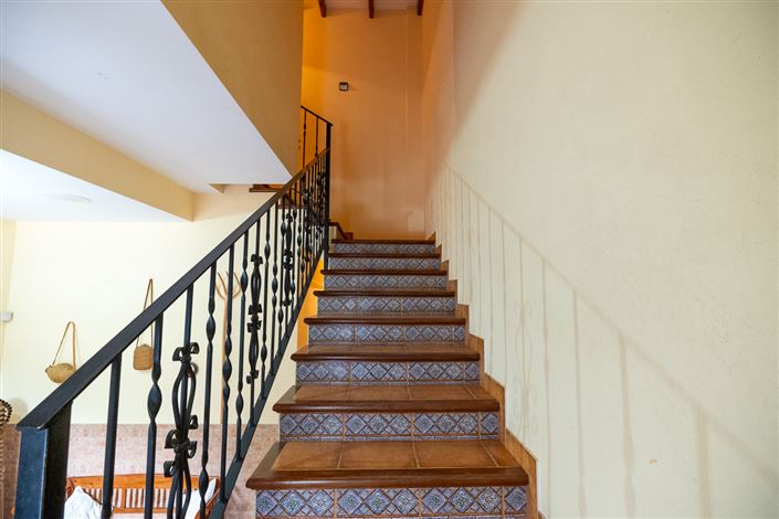 Image No.6-5 Bed Townhouse for sale