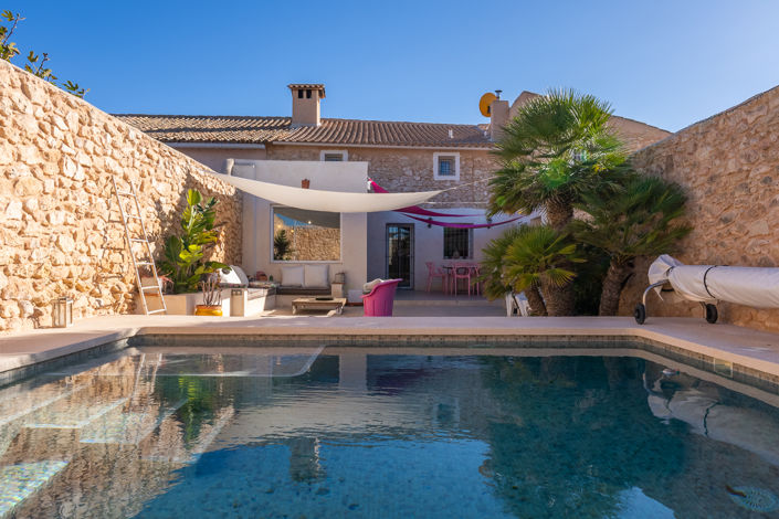 Image No.1-5 Bed Country House for sale