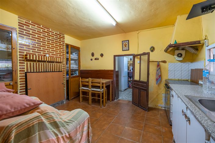 Image No.12-4 Bed Country House for sale