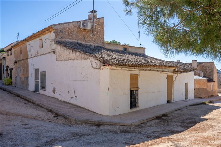 Image No.2-4 Bed Country House for sale