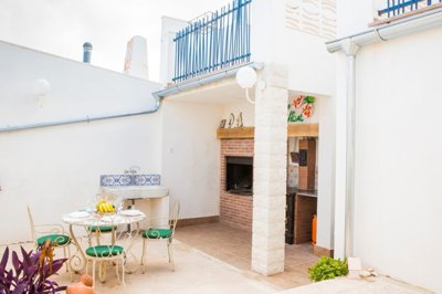 3465traditionaltownhouseguesthousewithactivet