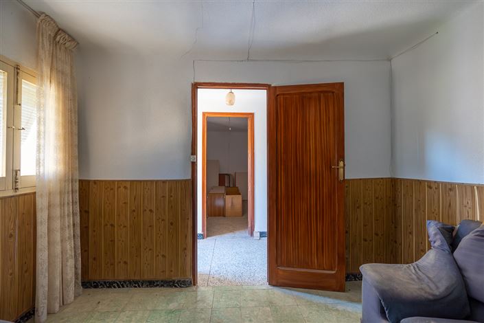 Image No.14-5 Bed Townhouse for sale