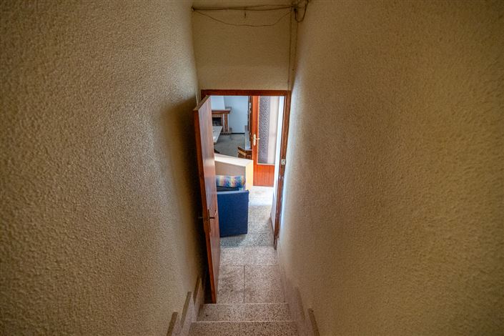 Image No.17-5 Bed Townhouse for sale