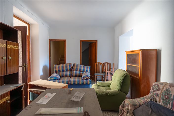 Image No.9-5 Bed Townhouse for sale