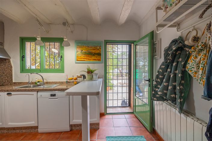 Image No.6-3 Bed Country House for sale