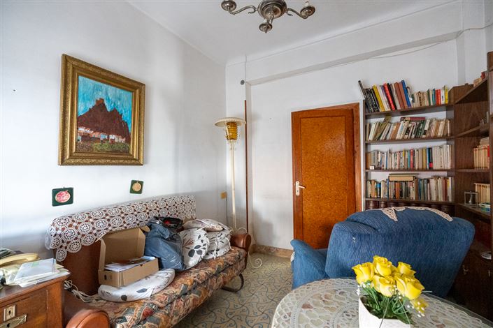 Image No.19-6 Bed Townhouse for sale