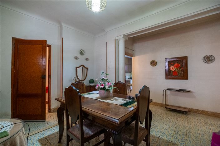 Image No.21-6 Bed Townhouse for sale