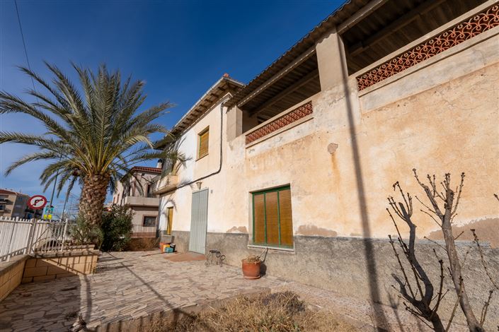 Image No.3-6 Bed Townhouse for sale