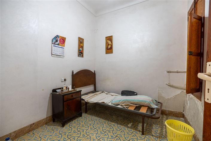 Image No.8-6 Bed Townhouse for sale