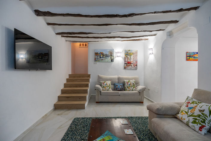 Image No.12-6 Bed Country House for sale