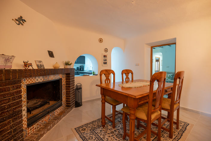 Image No.14-6 Bed Country House for sale