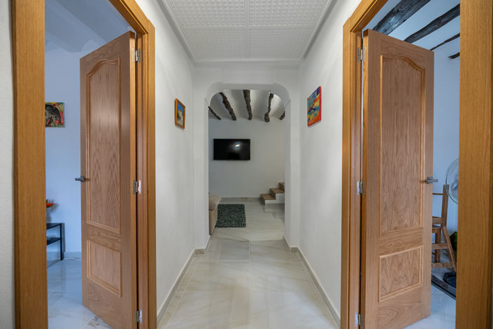 Image No.2-6 Bed Country House for sale