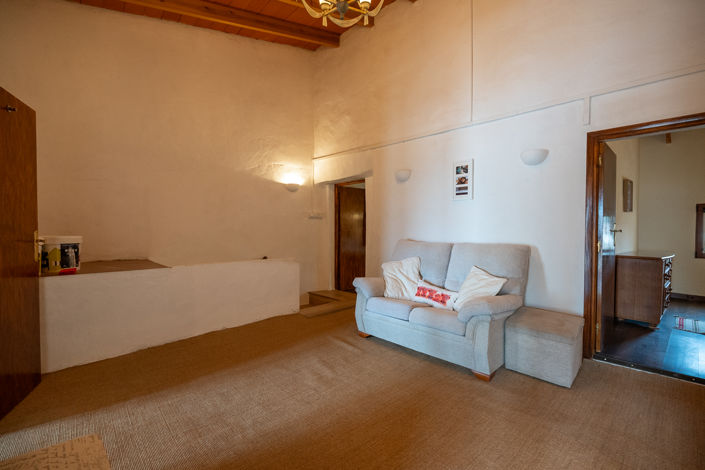 Image No.30-6 Bed Country House for sale