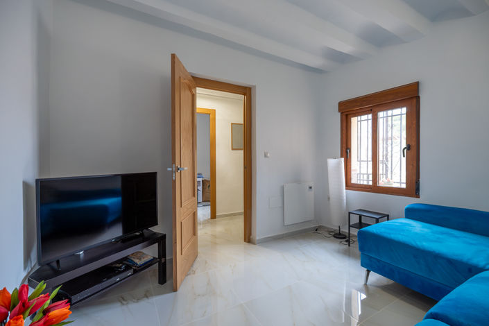 Image No.6-6 Bed Country House for sale