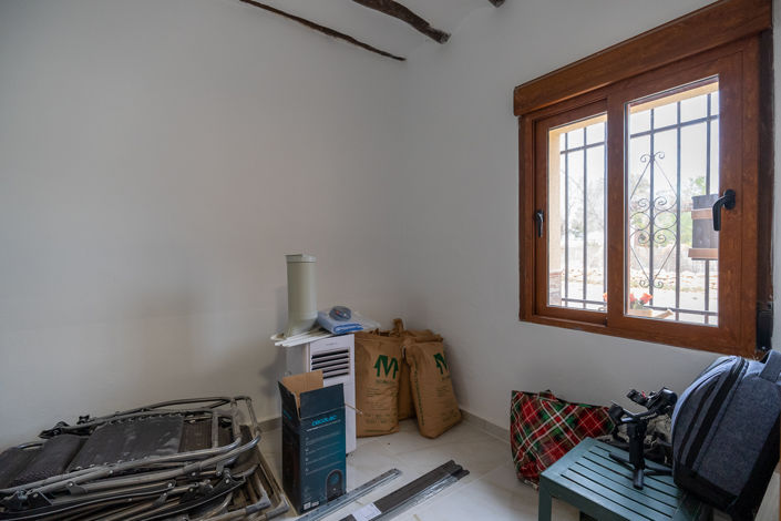 Image No.7-6 Bed Country House for sale