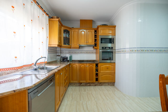 Image No.10-3 Bed Townhouse for sale