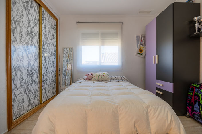 Image No.28-3 Bed Townhouse for sale