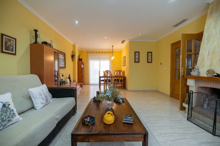 Image No.5-3 Bed Townhouse for sale