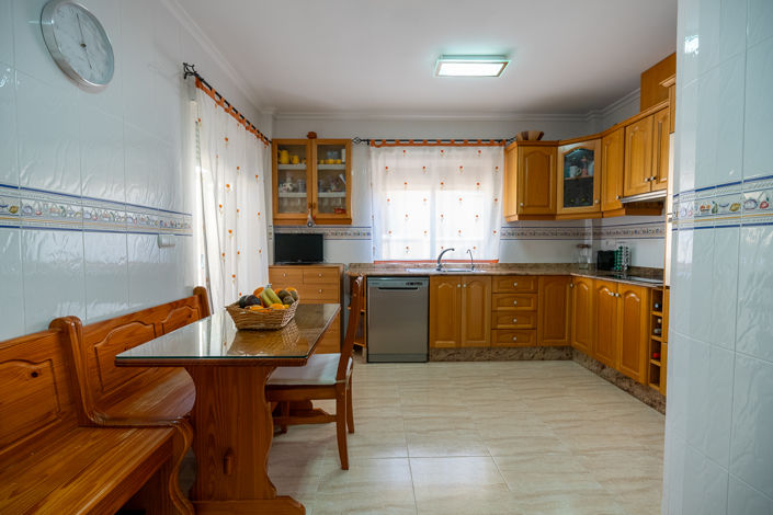 Image No.8-3 Bed Townhouse for sale