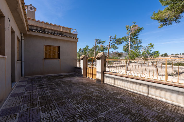 Image No.20-6 Bed Country House for sale