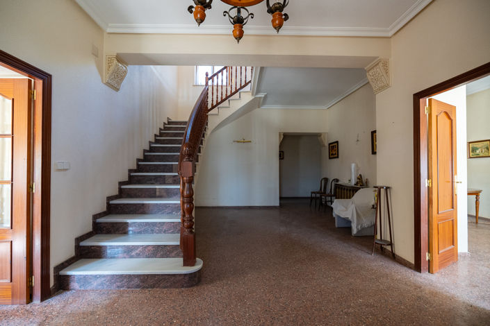 Image No.5-6 Bed Country House for sale